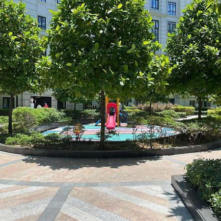 מנילה Studio Condo Building 81 Newport Boulevard מראה חיצוני תמונה