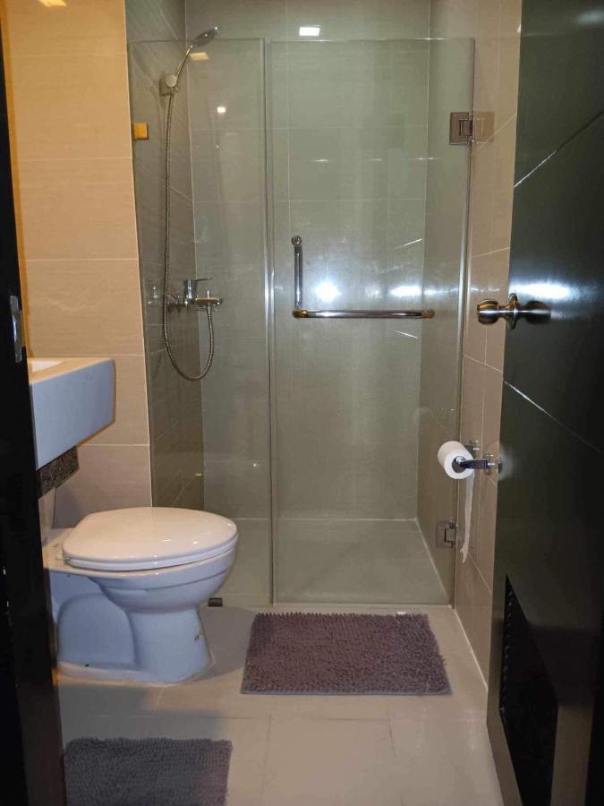 מנילה Studio Condo Building 81 Newport Boulevard מראה חיצוני תמונה